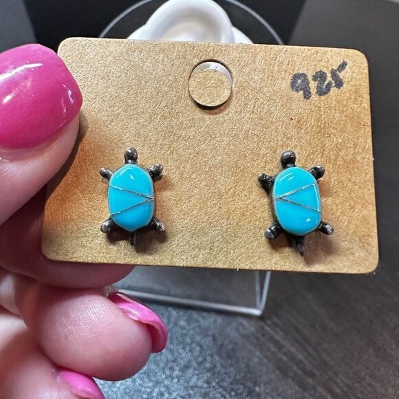 Sleeping beauty turquoise and sterling silver turtle earring studs! - Picture 1 of 10